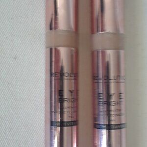 2 Revolution  Eye Bright Illuminating Under Eye Concealers